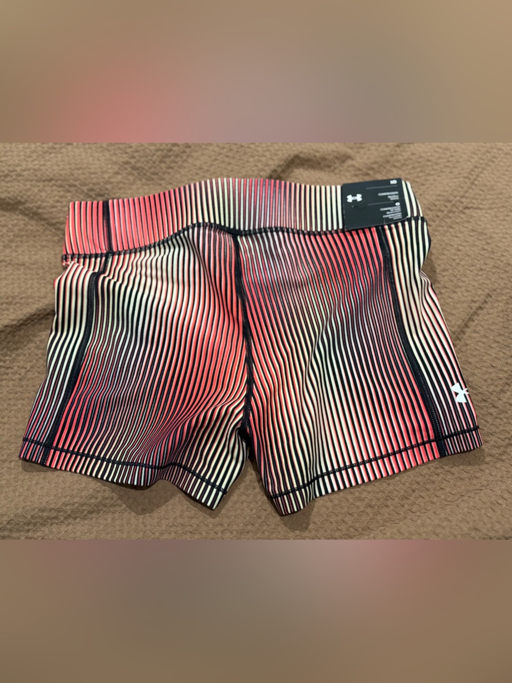 Under Armour Gradient Stripe Athletic Shorty Short- Size L